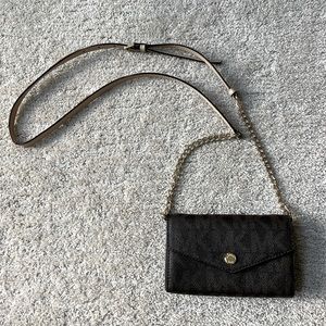 Michael Kors Small Logo Smartphone Crossbody Bag